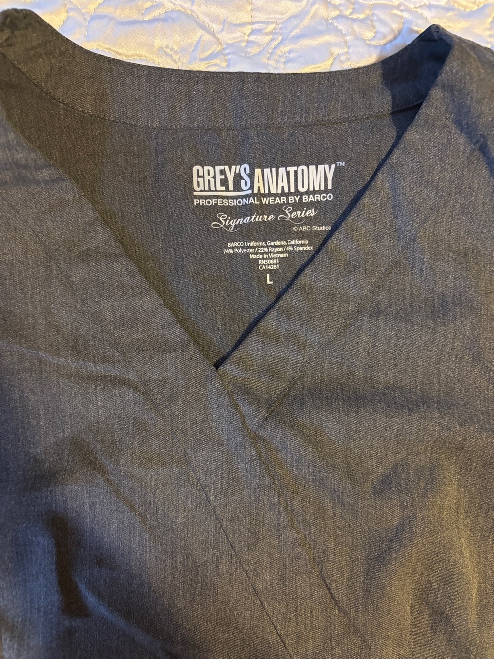 Grey's Anatomy Women's Scrub Top in Charcoal - Picture 2 of 4